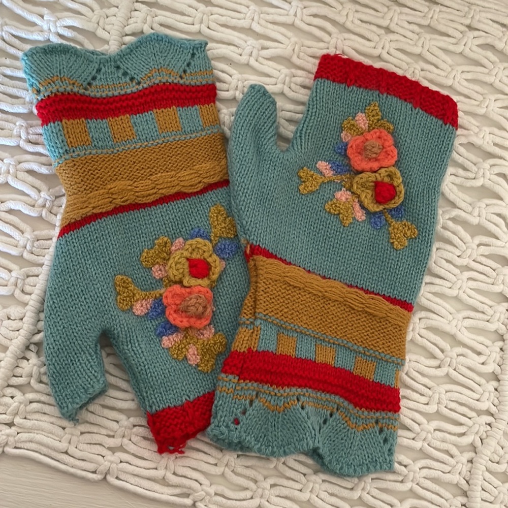 Boho Knit Fingerless Gloves w/ Floral Embroidery – Teal Multi Color - Picture 2 of 8